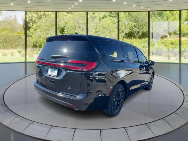 2023 Chrysler Pacifica Hybrid PACIFICA PLUG-IN HYBRID TOURING L