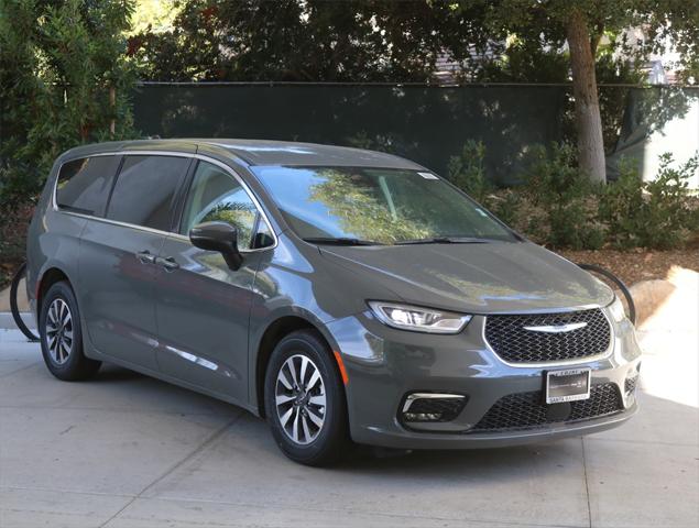 2023 Chrysler Pacifica Plug-In Hybrid PACIFICA PLUG-IN HYBRID TOURING L