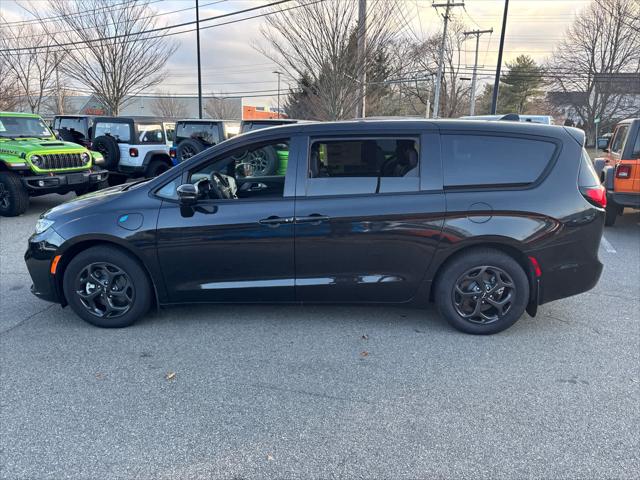 2023 Chrysler Pacifica Hybrid PACIFICA PLUG-IN HYBRID LIMITED