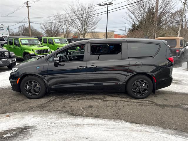 2023 Chrysler Pacifica Hybrid PACIFICA PLUG-IN HYBRID LIMITED