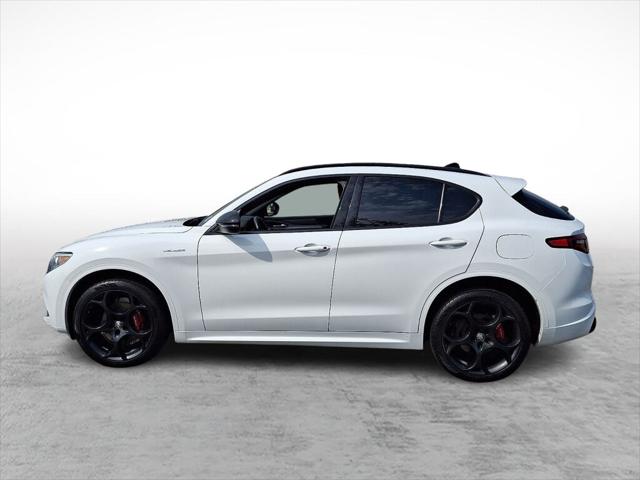 2023 Alfa Romeo Stelvio Veloce AWD 2023 Alfa Romeo Stelvio Veloce AWD