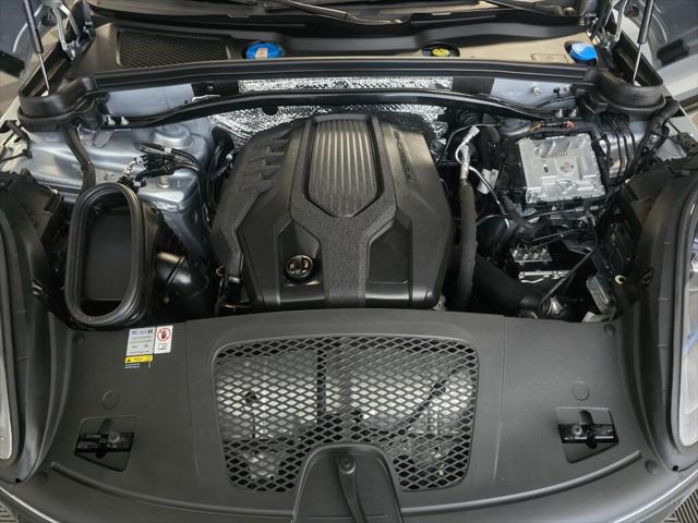 2023 Porsche Macan T