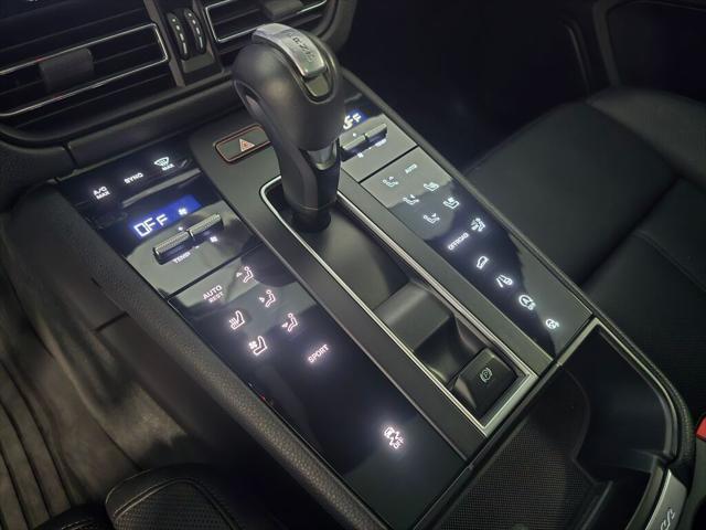 2023 Porsche Macan T