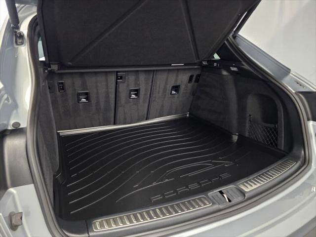 2023 Porsche Macan T