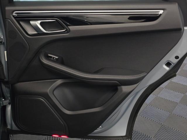 2023 Porsche Macan T