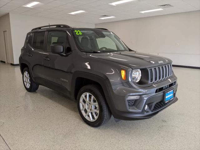 2023 Jeep Renegade RENEGADE LATITUDE 4X4