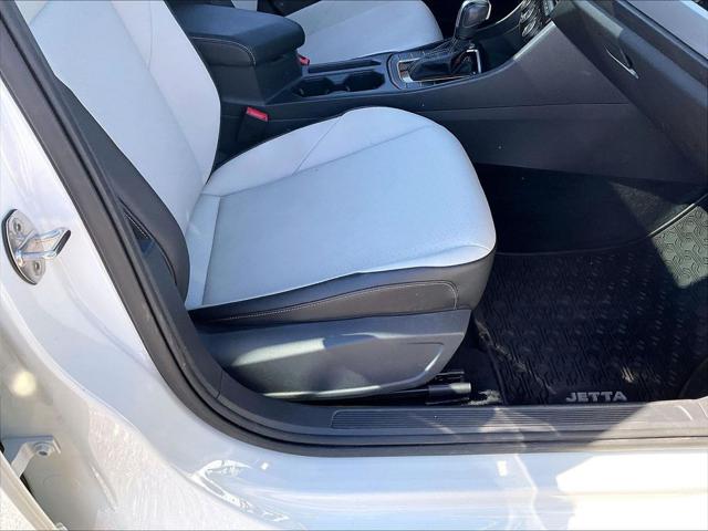 2021 Volkswagen Jetta 1.4T R-Line