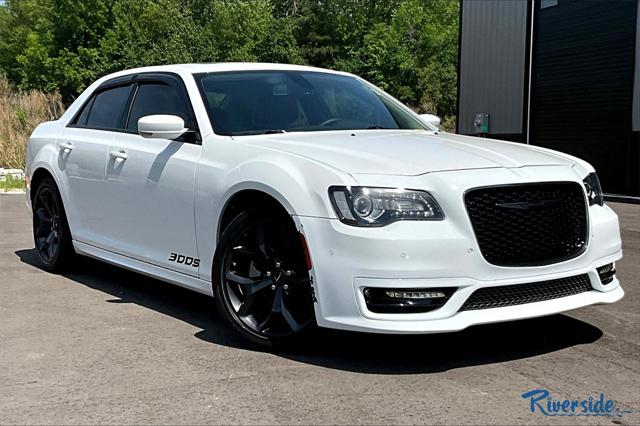 2022 Chrysler 300 Touring L
