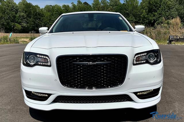 2022 Chrysler 300 Touring L