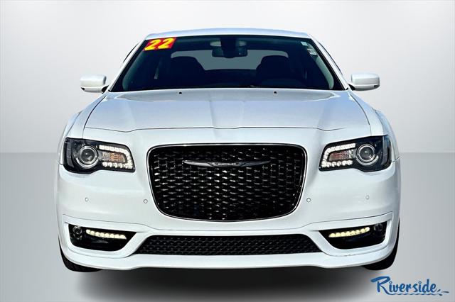 2022 Chrysler 300 Touring L