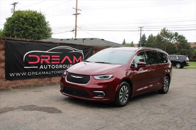 2021 Chrysler Pacifica Hybrid Touring L for sale in Shelby Township, MI