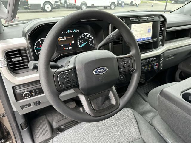 2023 Ford 600 XLT