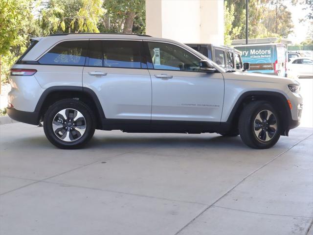 2023 Jeep Grand Cherokee Overland 4x2