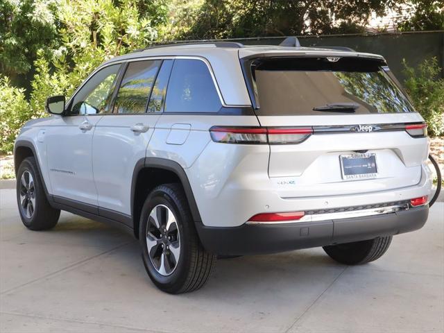2023 Jeep Grand Cherokee Overland 4x2