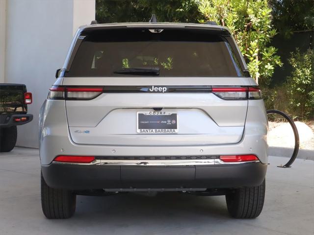 2023 Jeep Grand Cherokee Overland 4x2