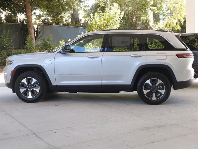 2023 Jeep Grand Cherokee Overland 4x2