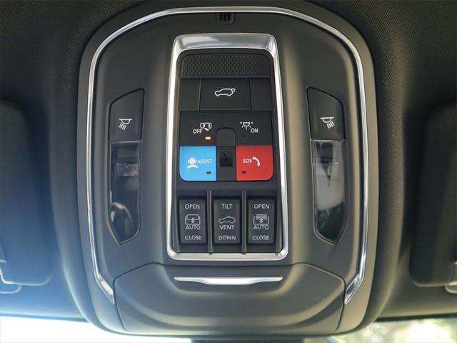 2023 Jeep Grand Cherokee Overland 4x2