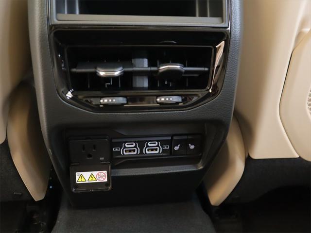 2023 Jeep Grand Cherokee Overland 4x2