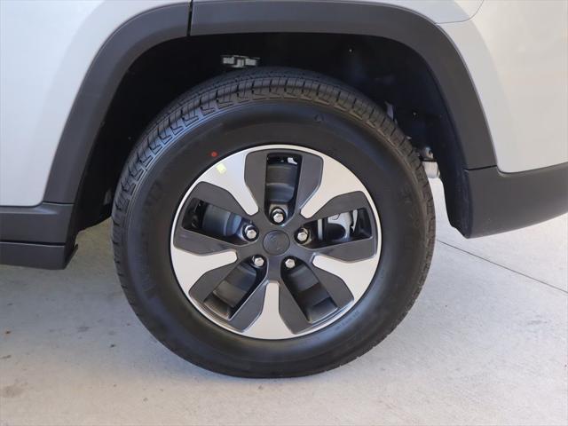 2023 Jeep Grand Cherokee Overland 4x2