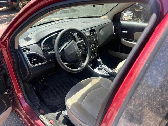 2013 Chrysler 200 LX