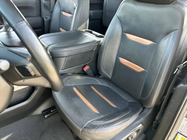 2023 GMC Sierra 3500HD 4WD Crew Cab Standard Bed AT4