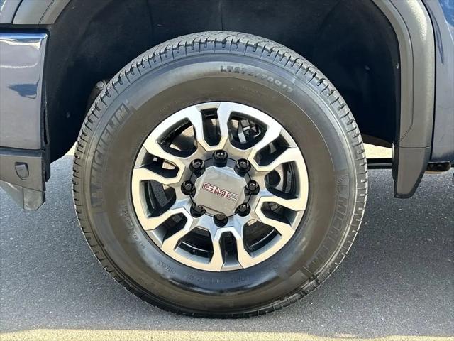 2023 GMC Sierra 3500HD 4WD Crew Cab Standard Bed AT4