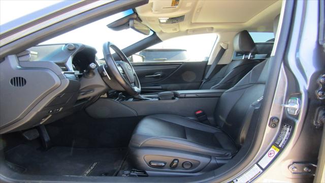 2019 Lexus ES 300h ES 300h