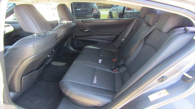 2019 Lexus ES 300h ES 300h