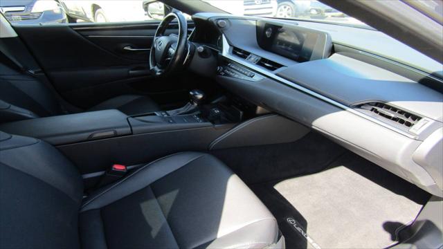 2019 Lexus ES 300h ES 300h