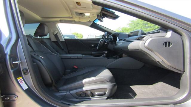2019 Lexus ES 300h ES 300h