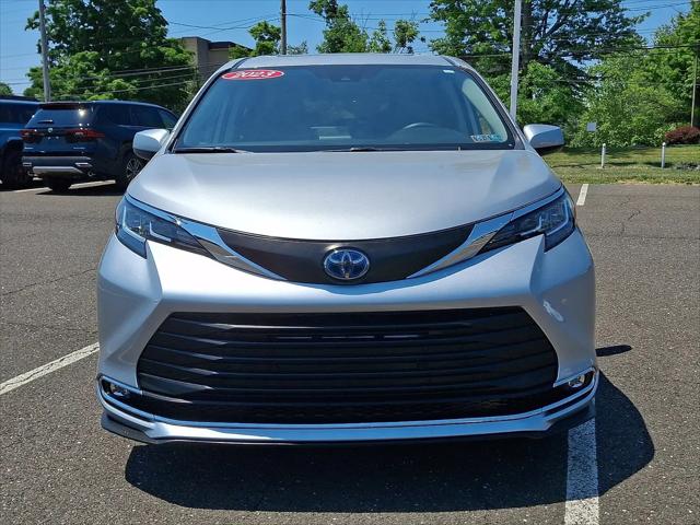 2023 Toyota Sienna XLE