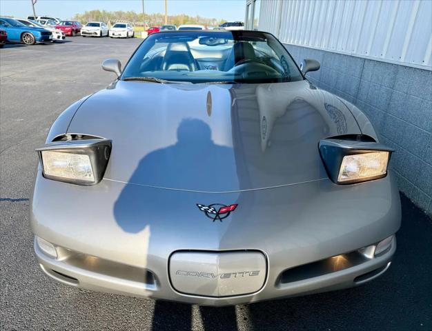 2001 Chevrolet Corvette Base