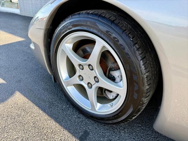 2001 Chevrolet Corvette Base