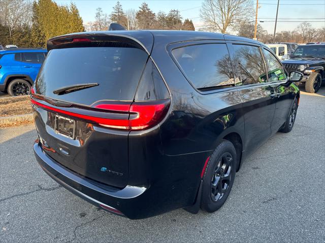 2023 Chrysler Pacifica Hybrid Limited