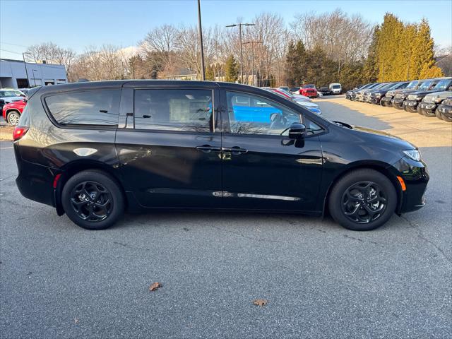 2023 Chrysler Pacifica Hybrid Limited