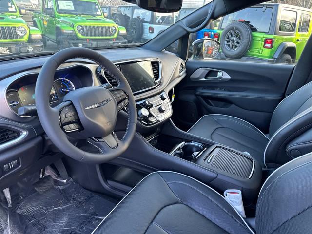 2023 Chrysler Pacifica Hybrid Limited