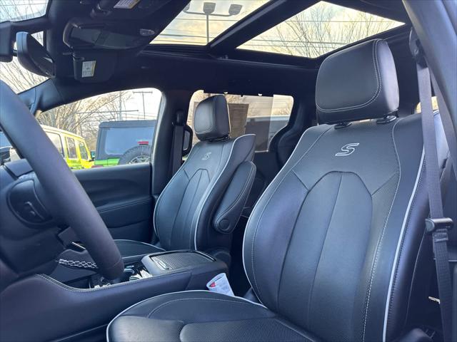 2023 Chrysler Pacifica Hybrid Limited