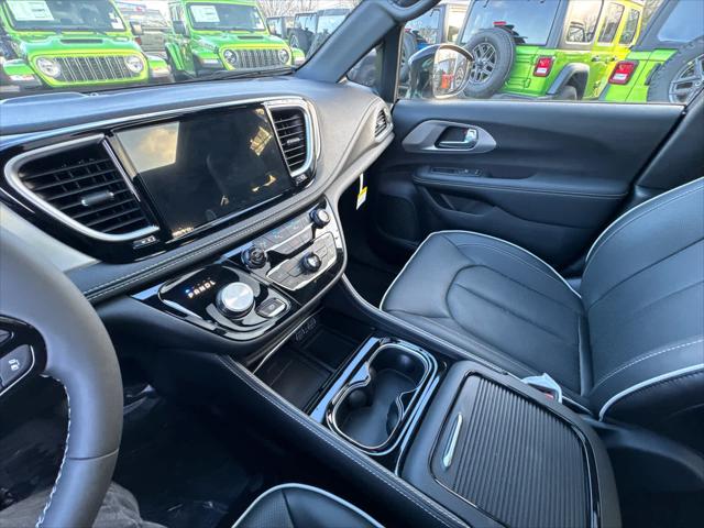 2023 Chrysler Pacifica Hybrid Limited