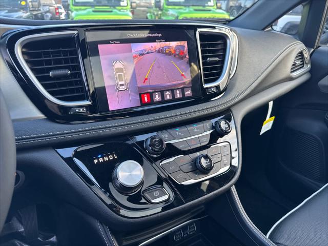 2023 Chrysler Pacifica Hybrid Limited