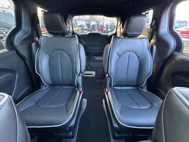 2023 Chrysler Pacifica Hybrid Limited