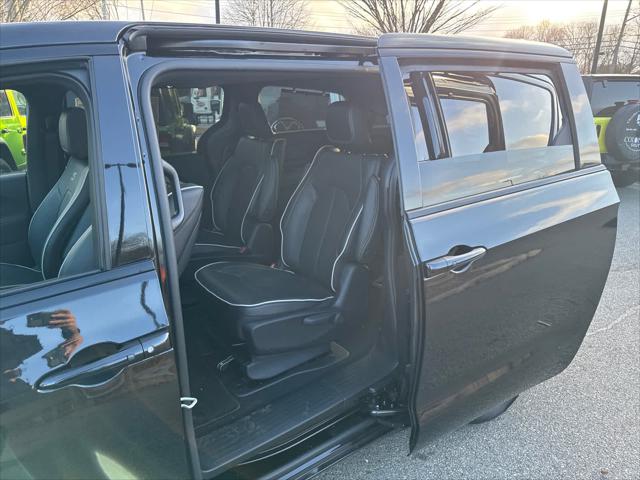 2023 Chrysler Pacifica Hybrid Limited