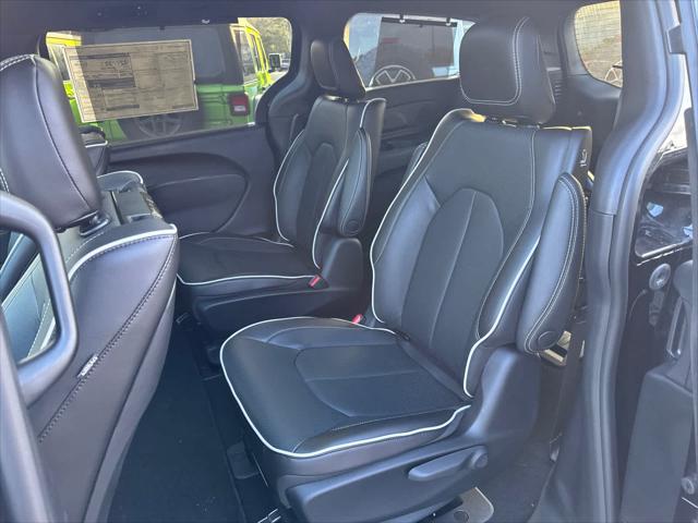2023 Chrysler Pacifica Hybrid Limited