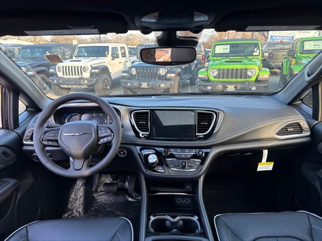 2023 Chrysler Pacifica Hybrid Limited