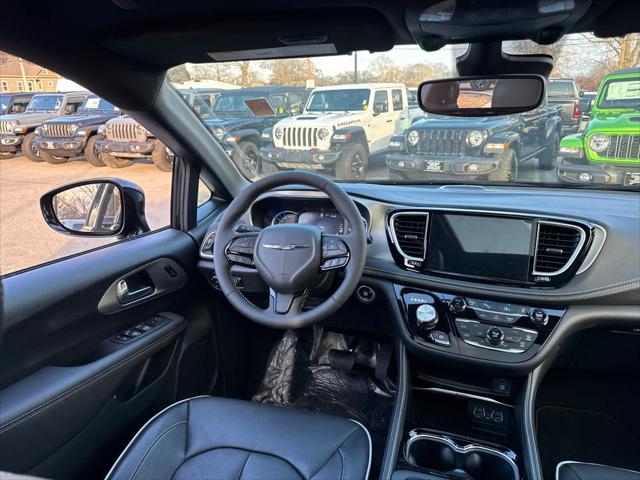2023 Chrysler Pacifica Hybrid Limited