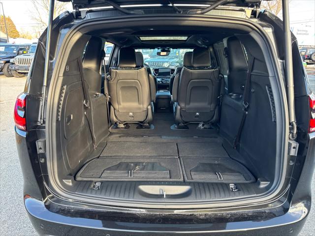 2023 Chrysler Pacifica Hybrid Limited