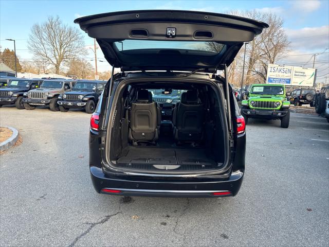 2023 Chrysler Pacifica Hybrid Limited
