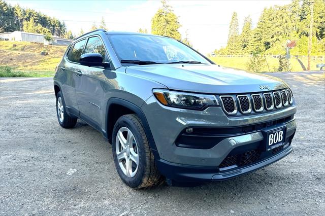 2024 Jeep Compass COMPASS LATITUDE 4X4