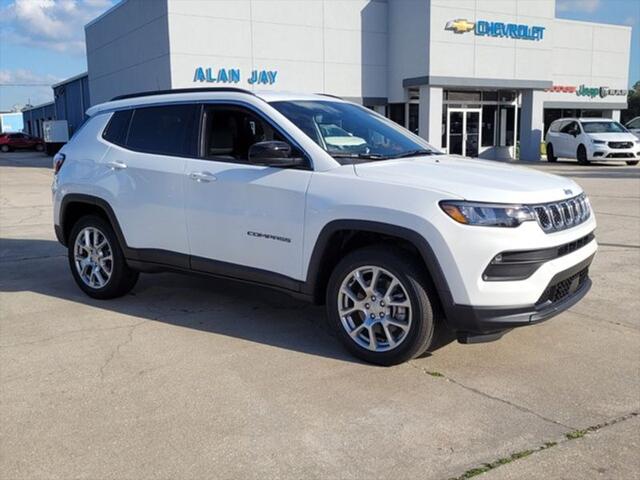 2024 Jeep Compass COMPASS LATITUDE LUX 4X4