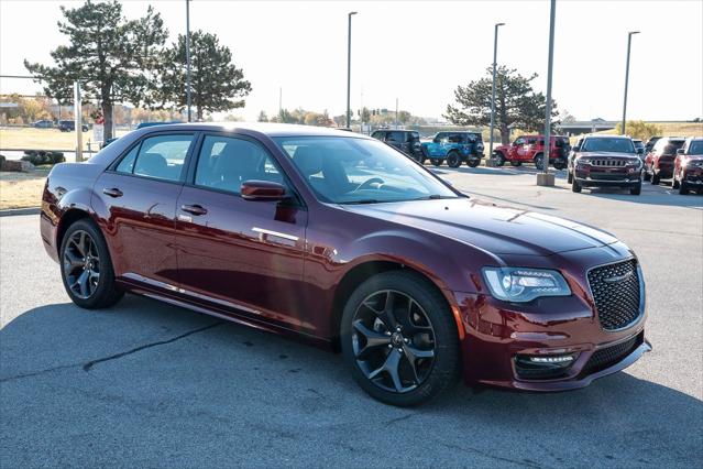 2023 Chrysler Chrysler 300 300 TOURING L RWD