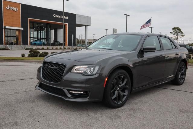 2023 Chrysler Chrysler 300 300 TOURING L RWD